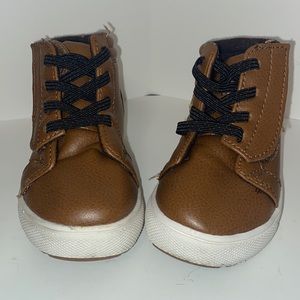 Gently worn, awesome condition. Camel Velcro strap boots.